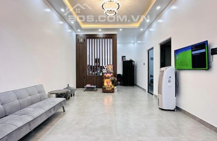 Nhà Bán 350 Lê Đức Thọ 70m2, Hẻm Xe Hơi, Ngang 5, Nhỉn 6 Tỷ